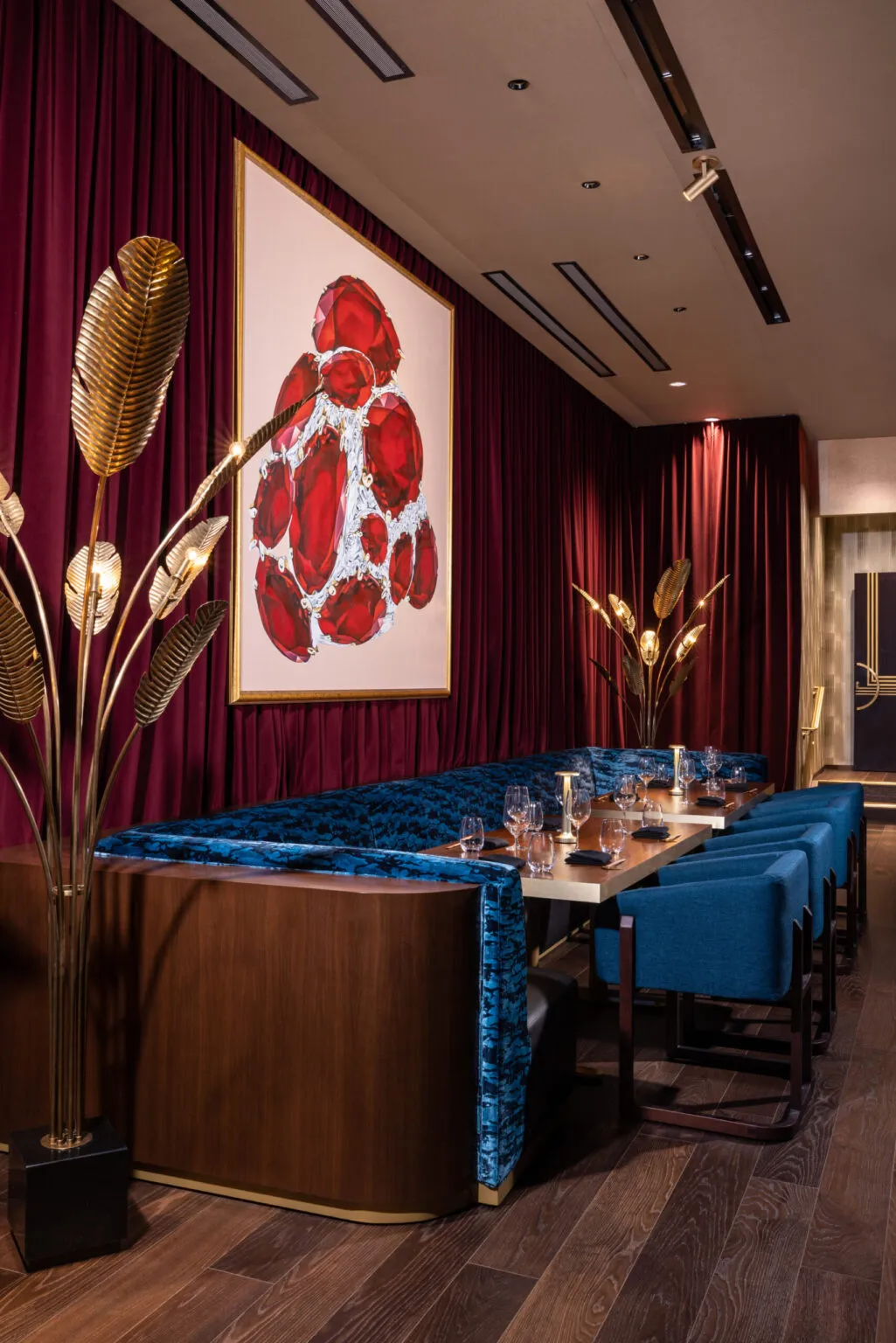 modplay-studio-queen-paris-theat-1025x1536