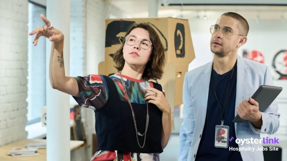 event manager and client planning the event 