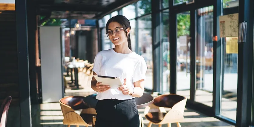 1741809914367-hostess-welcoming-guests