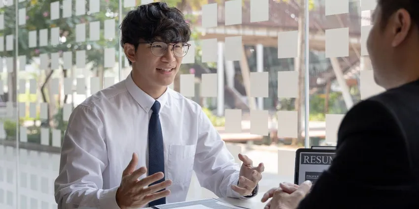 how to answer difficult customer interview question main photo