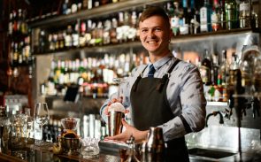 how to get a bartending license