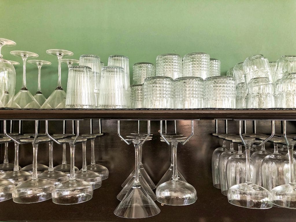 proper bar glassware storage