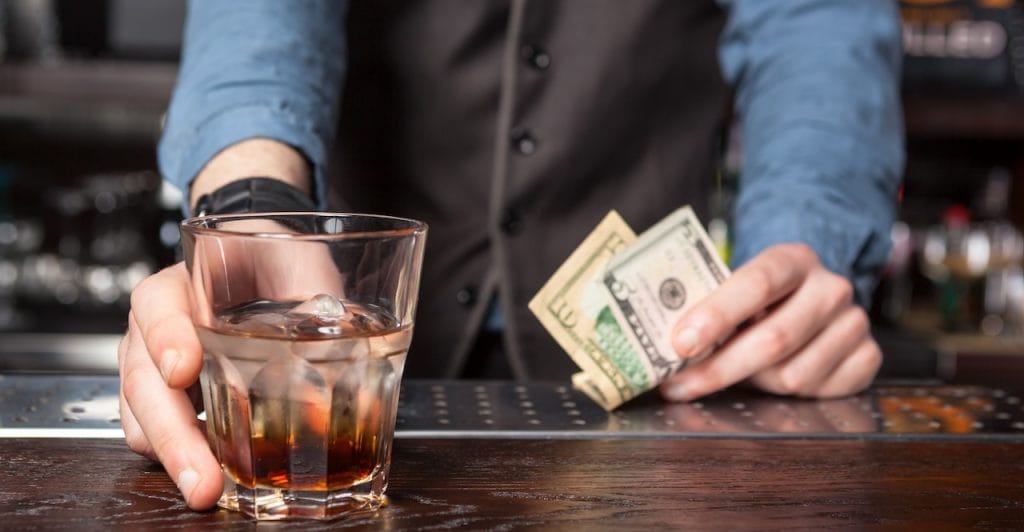 how Bartenders can maximize their earnings