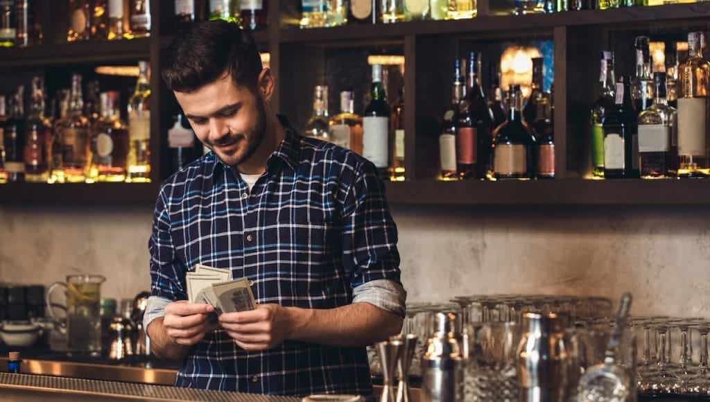 how Bartenders can maximize their earnings by getting more tips